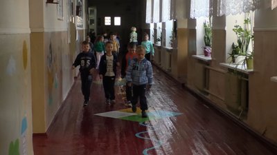 На Хмельниччині частину шкіл переводять на дистанційне навчання, садочки — закривають