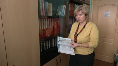 Сільська вчителька з Хмельниччини стала співавторкою нового підручника для учнів України