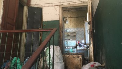 Вдруге за літо: у житловому будинку в Одесі знов обвалився дах