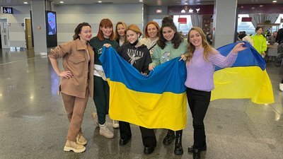 Олена Усенко та українська делегація в Парижі: перші емоції та знайомства | Дитяче Євробачення-2021