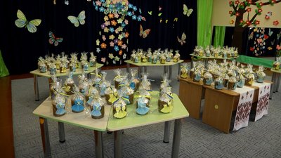 У Житомирі працівники дитсадка виготовили більше 700 пасок, які відправлять військовим ЗСУ У Житомирі працівники дитсадка виготовили більше 700 пасок, які відправлять військовим ЗСУ