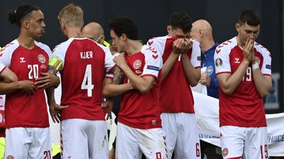 Падіння Еріксена. Як гравці та глядачі на стадіоні в Копенгагені реагували на ситуацію: фото