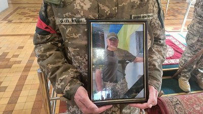У Луцьку провели в останню дорогу 55-річного Віктора Степанюка У Луцьку провели в останню дорогу 55-річного Віктора Степанюка
