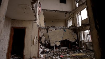 ФАБ-500 з неба: бомбардування вулиці Чорновола у Чернігові. РЕПОРТАЖ ФАБ-500 з неба: бомбардування вулиці Чорновола у Чернігові. РЕПОРТАЖ