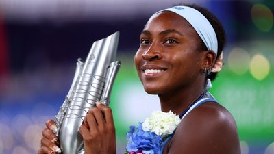 Коко Гофф святкує перемогу на WTA 1000 в Ухані
