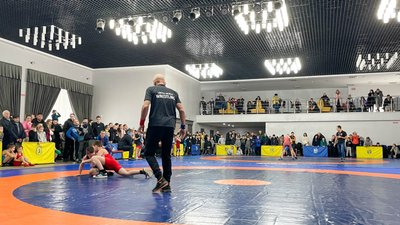 У Сумах провели змагання з вільної боротьби У Сумах провели змагання з вільної боротьби