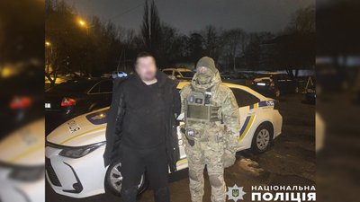 Святкували Новий рік: у Чернігові четверо чоловіків запускали феєрверки Святкували Новий рік: у Чернігові четверо чоловіків запускали феєрверки