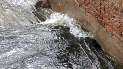 У Шосткинському районі на Сумщині прорвало дамбу У Шосткинському районі на Сумщині прорвало дамбу