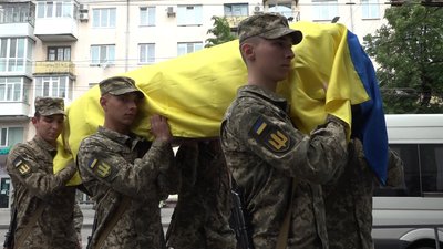 У Житомирі попрощалися з офіцером штабу командування десантно-штурмових військ Вячеславом Дворніцьким У Житомирі попрощалися з офіцером штабу командування десантно-штурмових військ Вячеславом Дворніцьким
