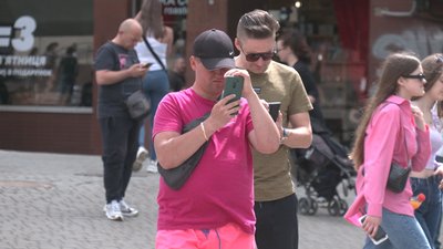 В Івано-Франківську вуличний барабанщик 10% свого заробітку відправляє на ЗСУ В Івано-Франківську вуличний барабанщик 10% свого заробітку відправляє на ЗСУ