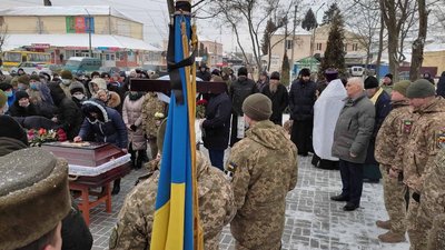 На Рівненщині поховали захисника Луганського аеропорту, який загинув у 2014 році На Рівненщині поховали захисника Луганського аеропорту, який загинув у 2014 році
