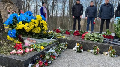 На Черкащині вшанували пам'ять Тараса Шевченка На Черкащині вшанували пам'ять Тараса Шевченка