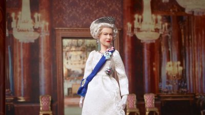Єлизавета ІІ відтепер має свою ляльку Барбі — на честь 70-річчя на троні