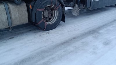 Через погіршення погоди в Овручі на Житомирщині обледеніли дороги і не ходять автобуси Через погіршення погоди в Овручі на Житомирщині обледеніли дороги і не ходять автобуси