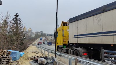 На Тернопільщині відкрили для проїзду міст, який ремонтують рік На Тернопільщині відкрили для проїзду міст, який ремонтують рік