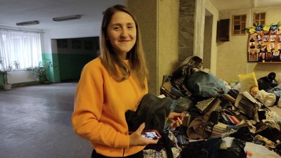 На Прикарпатті підприємство з виробництва чаю та переробки трави виготовляє матраци на потреби армії На Прикарпатті підприємство з виробництва чаю та переробки трави виготовляє матраци на потреби армії