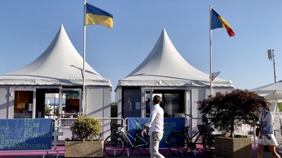 За лаштунками Каннського кінофестивалю: про місто, ціни, червоні доріжки та тести на ковід За лаштунками Каннського кінофестивалю: про місто, ціни, червоні доріжки та тести на ковід