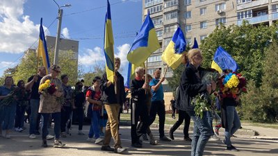 У Харкові прощаються із волонтерами, які загинули внаслідок удару по Куп'янську