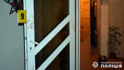 На Хмельниччині затримали неповнолітнього, якого підозрюють у замаху на вбивство родичів На Хмельниччині затримали неповнолітнього, якого підозрюють у замаху на вбивство родичів