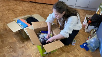 З теплим одягом та дитячими листівками: одеські військові отримали пакунки допомоги від поляків З теплим одягом та дитячими листівками: одеські військові отримали пакунки допомоги від поляків