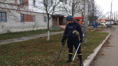 Понад 1700 за одну добу. На Донеччині піротехніки продовжують розміновувати території