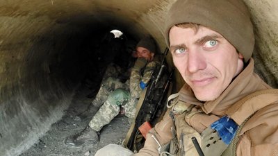 Ігор Лачин разом з побратимами в укритті Ігор Лачин разом з побратимами в укритті