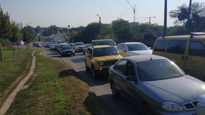 У Полтаві через аварію перекинулося авто: є травмований У Полтаві через аварію перекинулося авто: є травмований