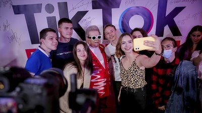 Поплавський відкрив "перший в Україні і світі" факультет TikTok Поплавський відкрив "перший в Україні і світі" факультет TikTok