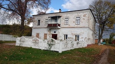 Понівечили маєток ХІХ століття. На Сумщині росіяни зруйнували майже два десятки пам’яток архітектури Понівечили маєток ХІХ століття. На Сумщині росіяни зруйнували майже два десятки пам’яток архітектури