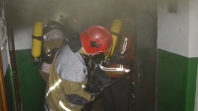 В Ужгороді палала квартира п'ятиповерхівки В Ужгороді палала квартира п'ятиповерхівки