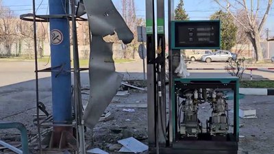 Артилерійський обстріл Херсона, поранений комунальник