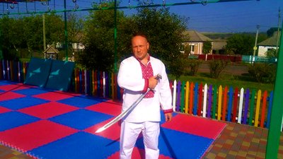 У Новоукраїнській школі вчителює чемпіон України з козацького двобою