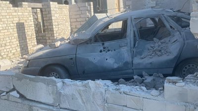 Російська армія обстріляла Херсонщину: поранені троє людей Російська армія обстріляла Херсонщину: поранені троє людей