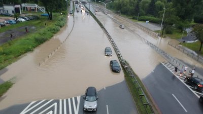 Через зливу у Варшаві підтопило вулиці, кілька міністерств і будинок прем’єра