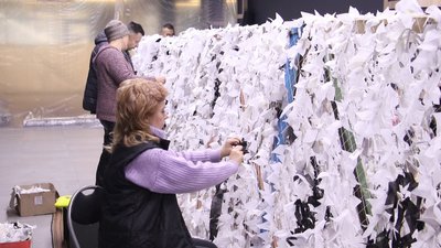 Вінницькі волонтери виготовляють кікімори та маскувальні сітки за власною технологією
