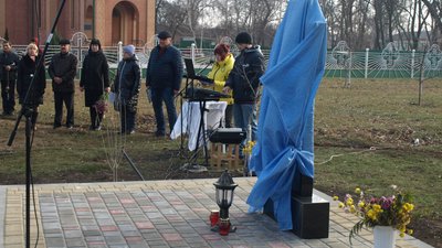 У Нехворощі встановили пам’ятник жертвам Голодомору У Нехворощі встановили пам’ятник жертвам Голодомору