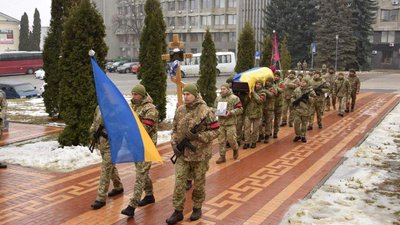 "Прикривав відхід побратимів". У Сумах попрощалися з прикордонником Олександром Маслаком "Прикривав відхід побратимів". У Сумах попрощалися з прикордонником Олександром Маслаком