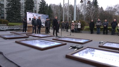 На Рівненщині поліцейські офіцери громад отримали авто. Як це було На Рівненщині поліцейські офіцери громад отримали авто. Як це було