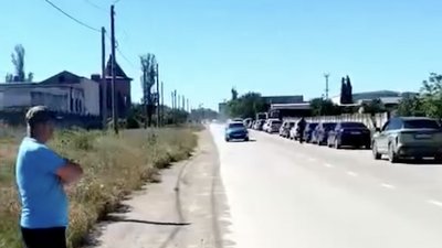 Бензин у Севастополі 2 червня продають лише за талонами, фіксують черги з авто на 2-3 км