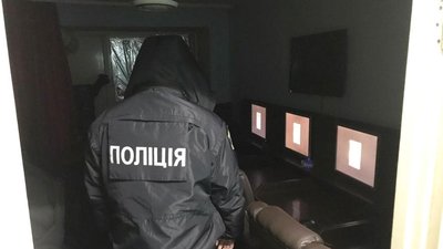 У центрі Чернігова поліцейські закрили ще один підпільний гральний заклад