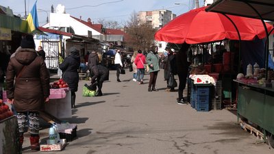 Близькі до "червоної" зони: як у Рівному посилили карантин