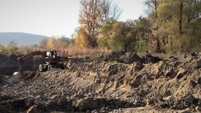 На Закарпатті судитимуть чоловіка через незаконний видобуток гравію на 2,6 млн