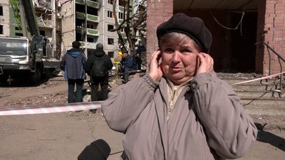 Як живуть люди в будинку на Чорновола, який зазнав авіаудару Як живуть люди в будинку на Чорновола, який зазнав авіаудару