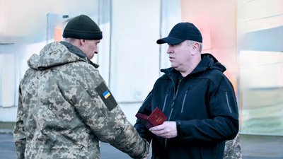 Вручили ордени та медалі: у Черкасах нагородили бійців тероборони