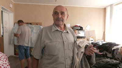 Продуктові набори та засоби гігієни: в Черкасах волонтери допомагають жителям речами Продуктові набори та засоби гігієни: в Черкасах волонтери допомагають жителям речами