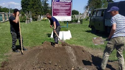 З парку – на Дубенське: у Рівному вчетверте перепоховали останки Олеко Дундича З парку – на Дубенське: у Рівному вчетверте перепоховали останки Олеко Дундича