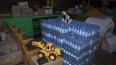 Військову амуніцію, продукти та ліки: вінницьким волонтерам передали гумвантаж з Німеччини Військову амуніцію, продукти та ліки: вінницьким волонтерам передали гумвантаж з Німеччини