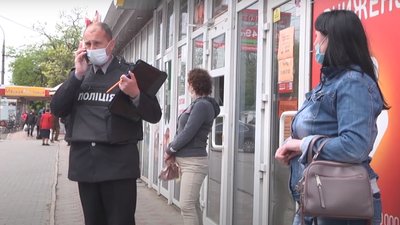 У Херсоні в жінки вкрали сумку під час надання першої домедичної допомоги