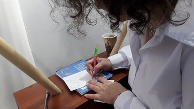 "Це той стрижень, на якому все тримається". У Сумах відкрили виставку-продаж ілюстрацій про перемогу "Це той стрижень, на якому все тримається". У Сумах відкрили виставку-продаж ілюстрацій про перемогу
