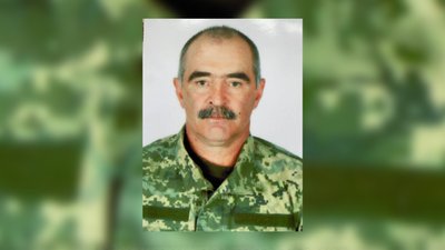 На Чернігівщині прощалися військовими ЗСУ — Сергієм Пономарчуком, Вячеславом Яковенком та Сергієм Прядкою На Чернігівщині прощалися військовими ЗСУ — Сергієм Пономарчуком, Вячеславом Яковенком та Сергієм Прядкою